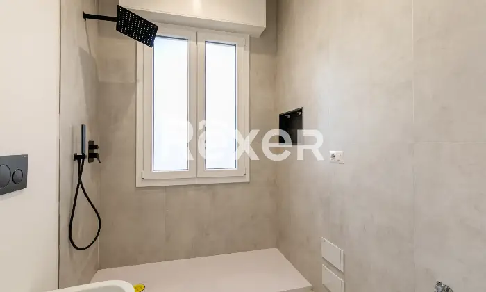 Rexer-Bologna-Elegante-appartamento-ristrutturato-con-camere-da-letto-e-posto-auto-condominiale-Altro