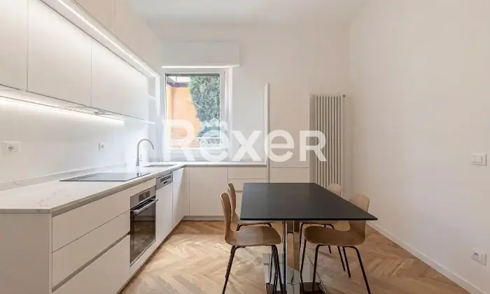 Rexer-Bologna-Elegante-appartamento-ristrutturato-con-camere-da-letto-e-posto-auto-condominiale-Altro