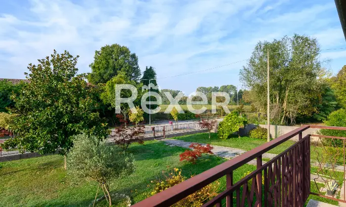 Rexer-Spinea-villa-singola-con-ampio-scoperto-privato-e-magazzini-Altro
