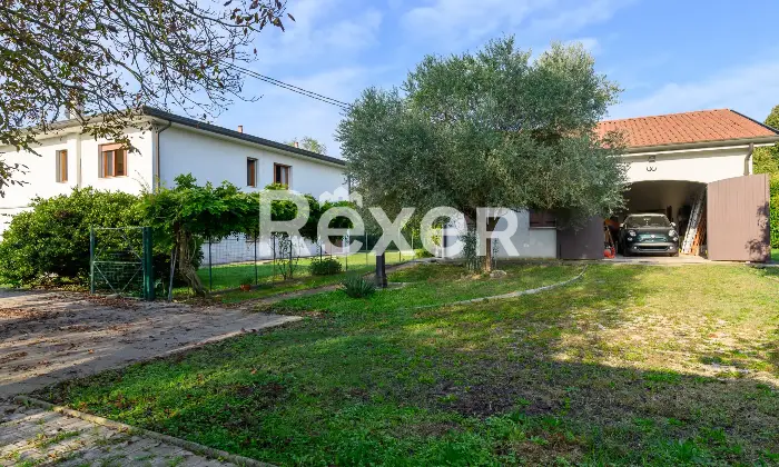 Rexer-Spinea-villa-singola-con-ampio-scoperto-privato-e-magazzini-Altro