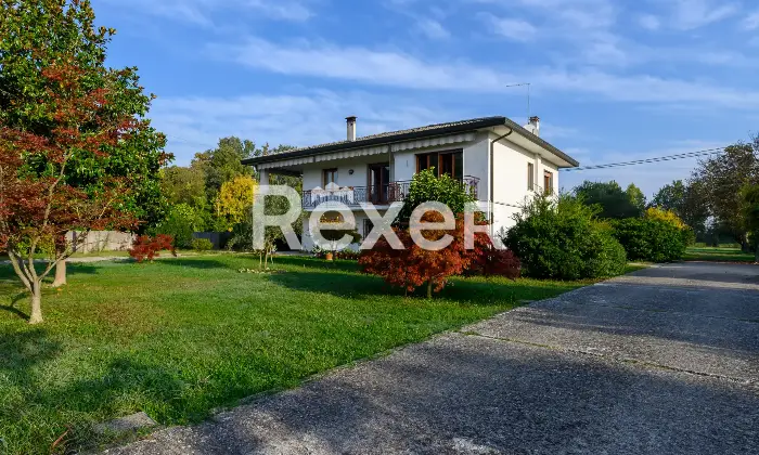 Rexer-Spinea-villa-singola-con-ampio-scoperto-privato-e-magazzini-Altro