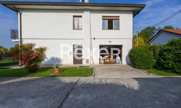 Rexer-Spinea-villa-singola-con-ampio-scoperto-privato-e-magazzini-Altro