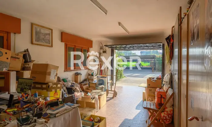 Rexer-Spinea-villa-singola-con-ampio-scoperto-privato-e-magazzini-Altro