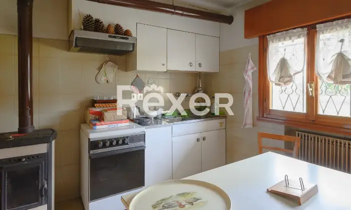 Rexer-Spinea-villa-singola-con-ampio-scoperto-privato-e-magazzini-Altro