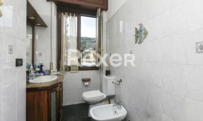 Rexer-Genova-Via-Edera-Genova-Piano-alto-con-ascensore-Appartamento-composto-da-living-con-cucina-ca