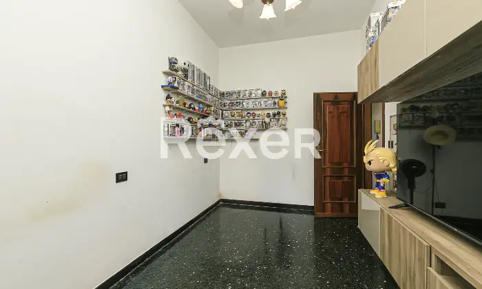 Rexer-Genova-Via-Edera-Genova-Piano-alto-con-ascensore-Appartamento-composto-da-living-con-cucina-ca