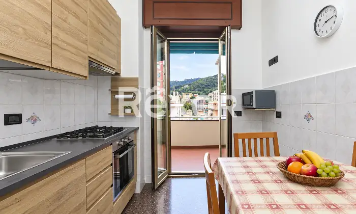 Rexer-Genova-Via-Edera-Genova-Piano-alto-con-ascensore-Appartamento-composto-da-living-con-cucina-ca