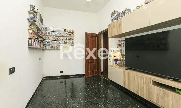 Rexer-Genova-Via-Edera-Genova-Piano-alto-con-ascensore-Appartamento-composto-da-living-con-cucina-ca