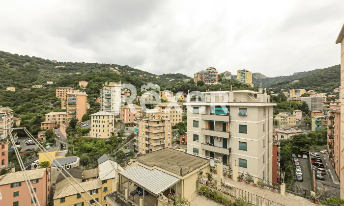 Rexer-Genova-Via-Edera-Genova-Piano-alto-con-ascensore-Appartamento-composto-da-living-con-cucina-ca