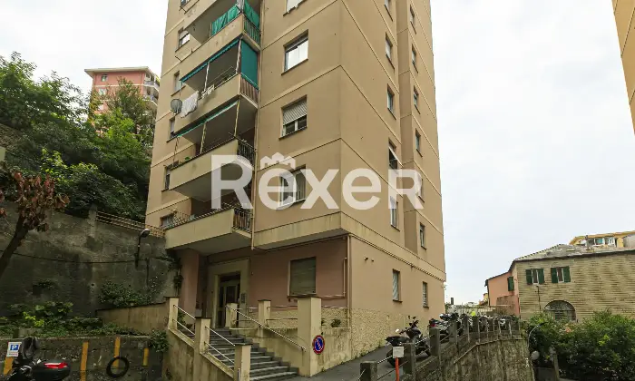 Rexer-Genova-Via-Edera-Genova-Piano-alto-con-ascensore-Appartamento-composto-da-living-con-cucina-ca