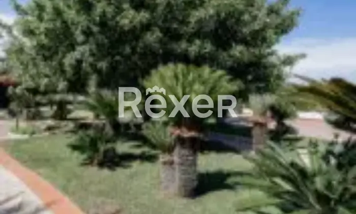 Rexer-Modica-Villa-con-piscina-Giardino