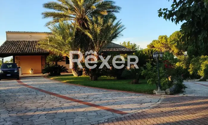Rexer-Modica-Villa-con-piscina-Terrazzo