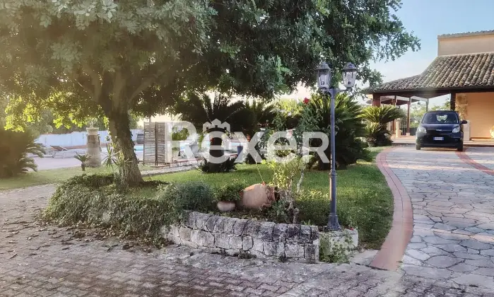 Rexer-Modica-Villa-con-piscina-Giardino