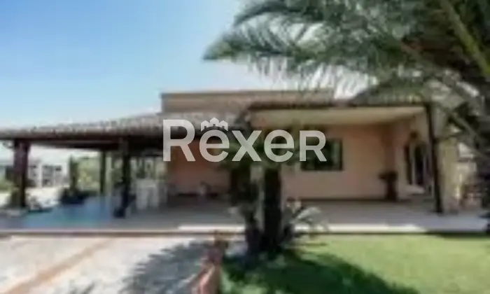 Rexer-Modica-Villa-con-piscina-Giardino