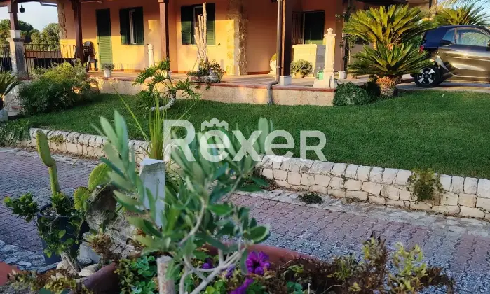 Rexer-Modica-Villa-con-piscina-Giardino