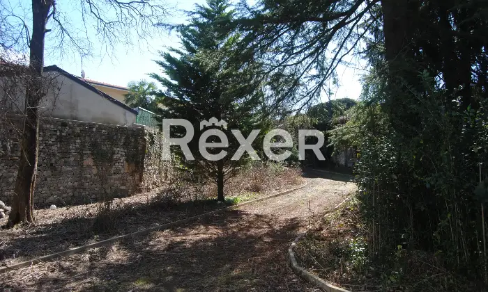 Rexer-Tarcento-intero-compendio-immobiliare-vendesi-a-Loneriacco-di-TarcentoUd-Giardino