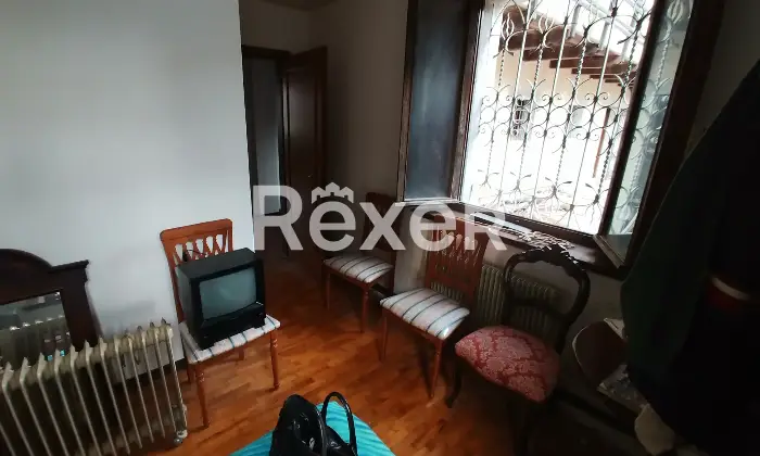 Rexer-Tarcento-intero-compendio-immobiliare-vendesi-a-Loneriacco-di-TarcentoUd-Camera-da-letto