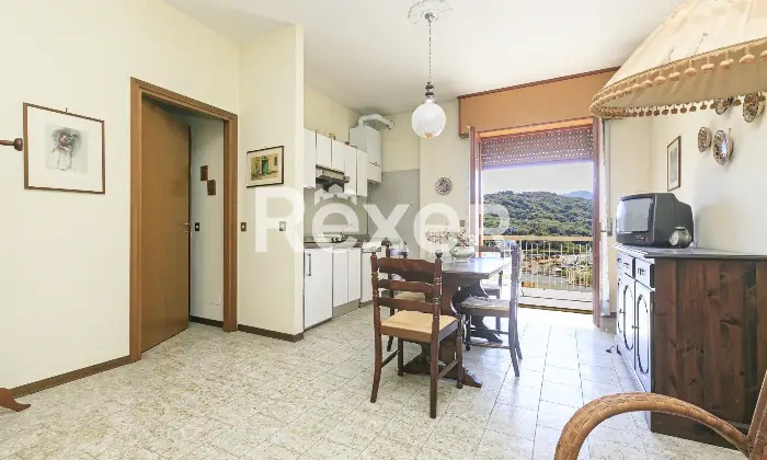 Rexer-Rapallo-UNICO-APPARTAMENTO-CON-TERRAZZO-VISTA-MARE-ALLINTERNO-DI-CONTESTO-PRIVATO-CON-PISCINA-BOX-COMPRESO-Altro