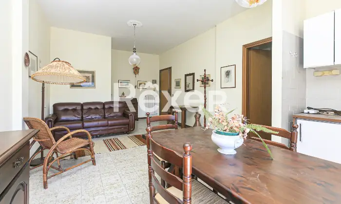 Rexer-Rapallo-UNICO-APPARTAMENTO-CON-TERRAZZO-VISTA-MARE-ALLINTERNO-DI-CONTESTO-PRIVATO-CON-PISCINA-BOX-COMPRESO-Altro