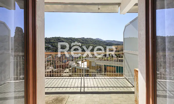 Rexer-Rapallo-UNICO-APPARTAMENTO-CON-TERRAZZO-VISTA-MARE-ALLINTERNO-DI-CONTESTO-PRIVATO-CON-PISCINA-BOX-COMPRESO-Altro