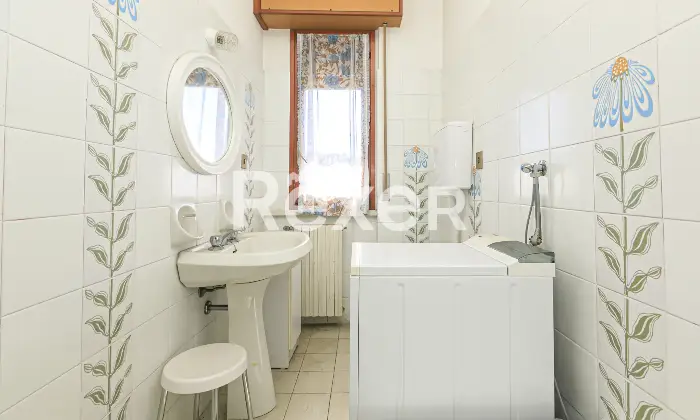 Rexer-Rapallo-UNICO-APPARTAMENTO-CON-TERRAZZO-VISTA-MARE-ALLINTERNO-DI-CONTESTO-PRIVATO-CON-PISCINA-BOX-COMPRESO-Altro