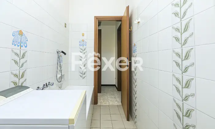 Rexer-Rapallo-UNICO-APPARTAMENTO-CON-TERRAZZO-VISTA-MARE-ALLINTERNO-DI-CONTESTO-PRIVATO-CON-PISCINA-BOX-COMPRESO-Altro