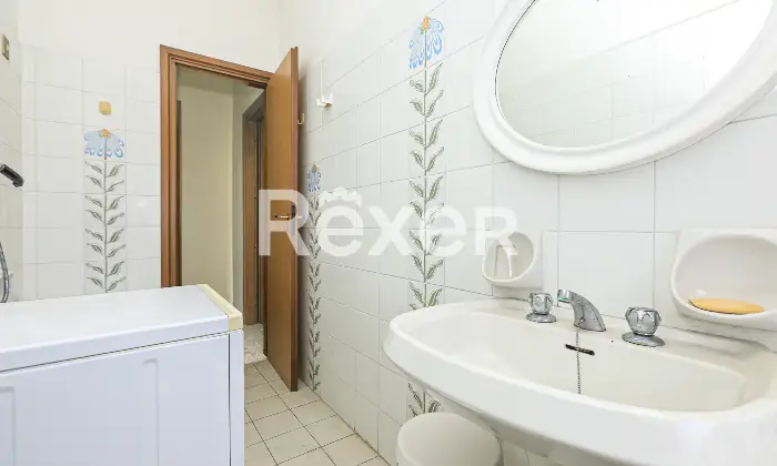 Rexer-Rapallo-UNICO-APPARTAMENTO-CON-TERRAZZO-VISTA-MARE-ALLINTERNO-DI-CONTESTO-PRIVATO-CON-PISCINA-BOX-COMPRESO-Altro