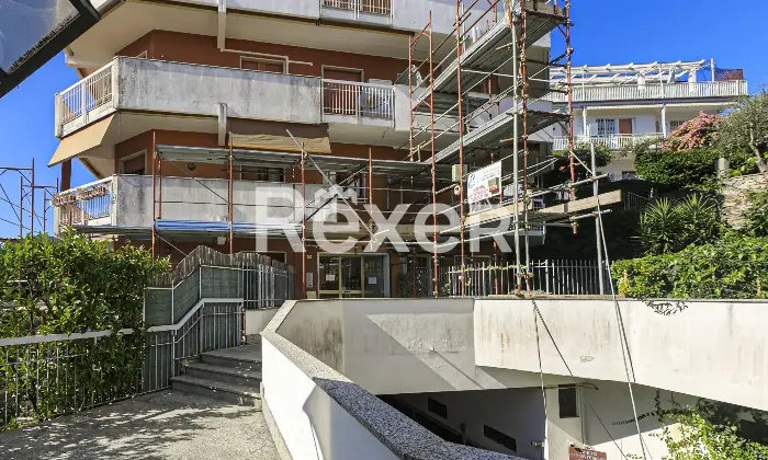 Rexer-Rapallo-UNICO-APPARTAMENTO-CON-TERRAZZO-VISTA-MARE-ALLINTERNO-DI-CONTESTO-PRIVATO-CON-PISCINA-BOX-COMPRESO-Altro