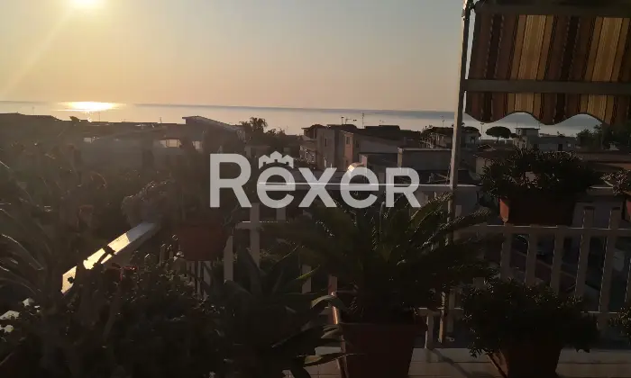 Rexer-Bianco-Attico-in-vendita-in-Viale-della-Pace-a-Bianco-Altro