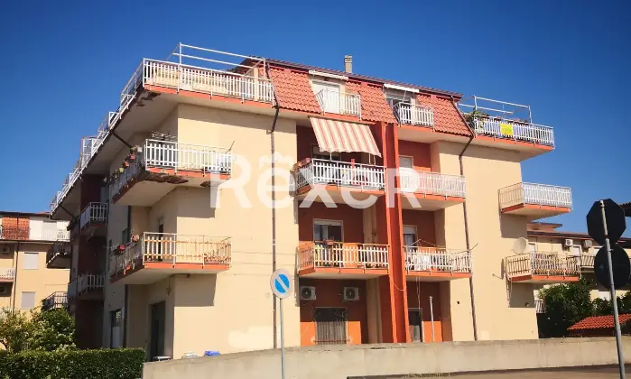 Rexer-Bianco-Attico-in-vendita-in-Viale-della-Pace-a-Bianco-Altro