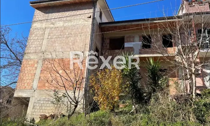 Rexer-Torano-Castello-Rustico-in-Vendita-in-Via-Cupini-a-Torano-Castello-Altro