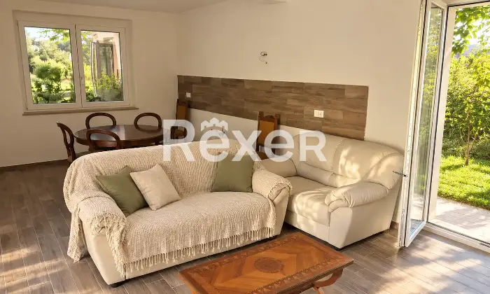 Rexer-Luzzi-Villetta-unifamiliare-in-vendita-in-Contrada-Risicoli-a-Luzzi-Soggiorno