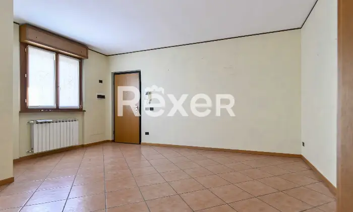 Rexer-TREVIGLIO-In-contesto-signorile-splendido-trelocali-con-doppi-servizi-box-doppio-e-cantina-Altro