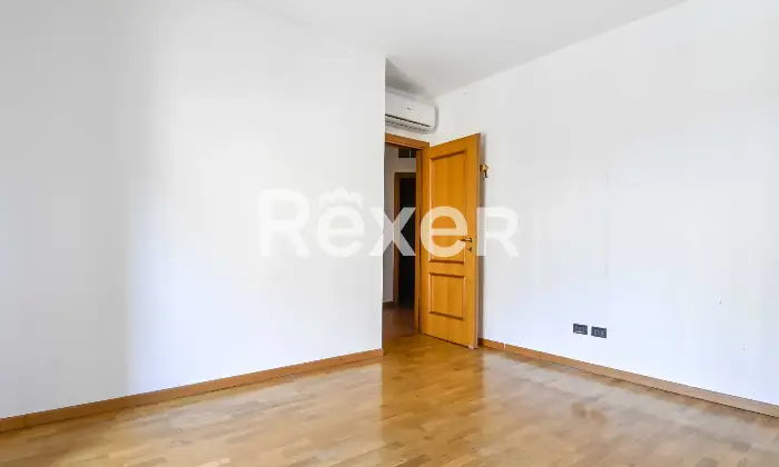 Rexer-TREVIGLIO-In-contesto-signorile-splendido-trelocali-con-doppi-servizi-box-doppio-e-cantina-Altro
