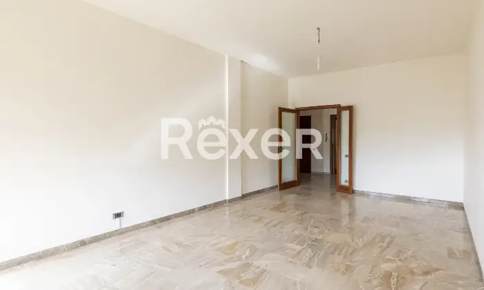 Rexer-Pesaro-Immobile-composto-da-ampio-soggiorno-cucina-abitabile-tre-camere-da-letto-un-bagno-soffitta-e-garage-Altro