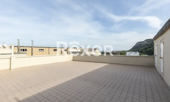 Rexer-Pesaro-Immobile-composto-da-ampio-soggiorno-cucina-abitabile-tre-camere-da-letto-un-bagno-soffitta-e-garage-Altro