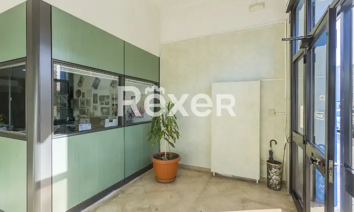 Rexer-Bari-LOCALE-COMMERCIALE-VIA-BRIGATA-REGINA-A-Altro