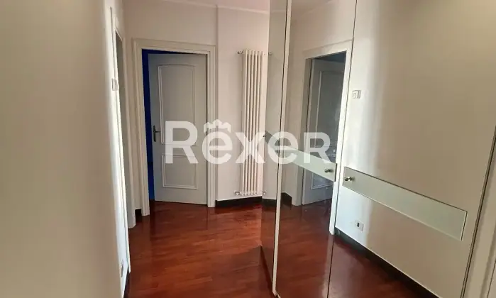 Rexer-Savona-Pentalocale-con-terrazza-vista-mare-e-possibilit-di-garage-cantina-Altro