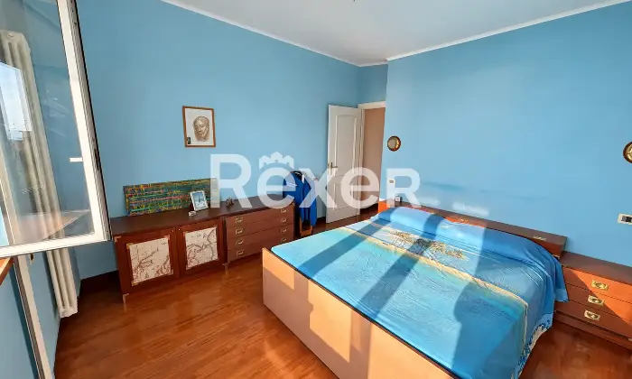 Rexer-Savona-Pentalocale-con-terrazza-vista-mare-e-possibilit-di-garage-cantina-Altro