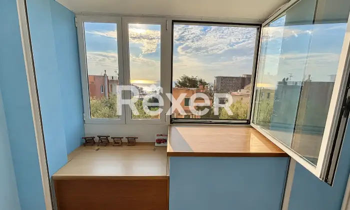Rexer-Savona-Pentalocale-con-terrazza-vista-mare-e-possibilit-di-garage-cantina-Altro