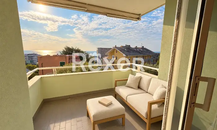 Rexer-Savona-Pentalocale-con-terrazza-vista-mare-e-possibilit-di-garage-cantina-Altro