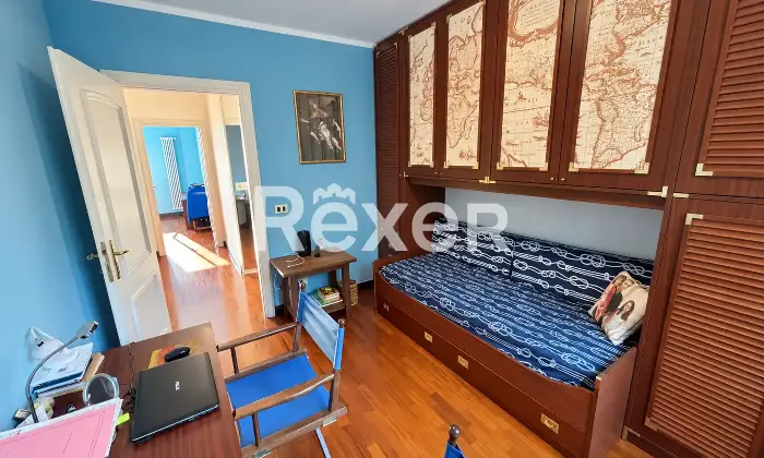 Rexer-Savona-Pentalocale-con-terrazza-vista-mare-e-possibilit-di-garage-cantina-Altro