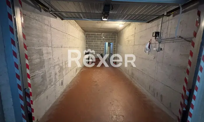 Rexer-Savona-Pentalocale-con-terrazza-vista-mare-e-possibilit-di-garage-cantina-Altro