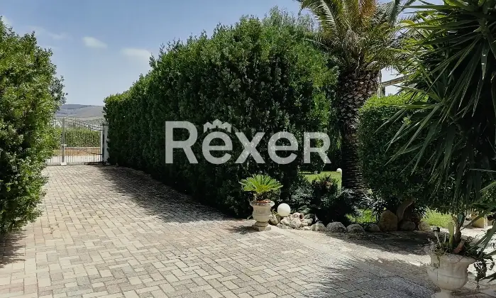 Rexer-Comiso-VILLA-UNIFAMILIARE-A-COMISO-Giardino