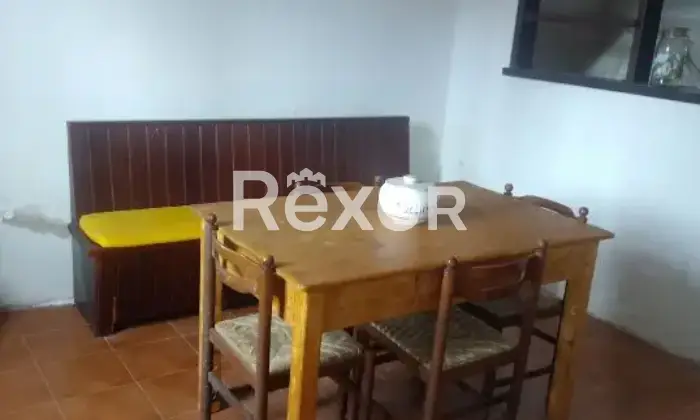 Rexer-Spoleto-CASA-DI-CAMPAGNA-A-SCHIERA-DI-TESTA-ABITABILE-DA-SUBITO-Salone