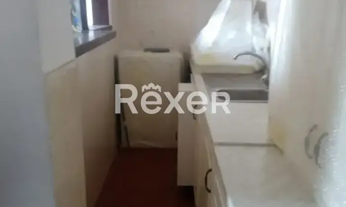 Rexer-Spoleto-CASA-DI-CAMPAGNA-A-SCHIERA-DI-TESTA-ABITABILE-DA-SUBITO-Cucina