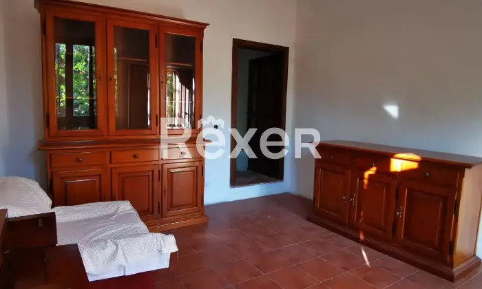 Rexer-Spoleto-CASA-DI-CAMPAGNA-A-SCHIERA-DI-TESTA-ABITABILE-DA-SUBITO-Sala
