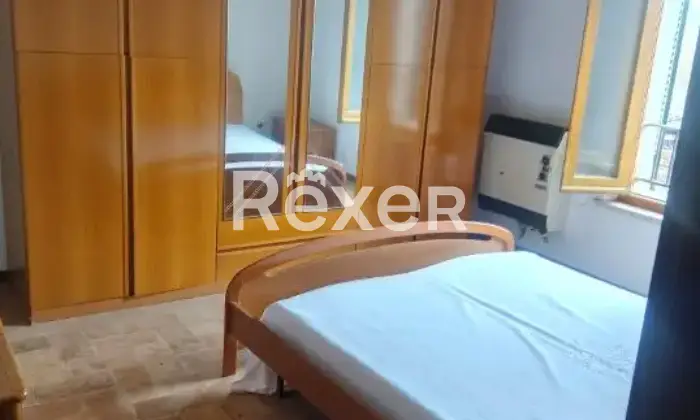 Rexer-Spoleto-CASA-DI-CAMPAGNA-A-SCHIERA-DI-TESTA-ABITABILE-DA-SUBITO-Camera