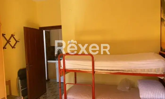Rexer-Varazze-Bilocale-in-vendita-in-Via-Agave-a-Varazze-CameraDaLetto