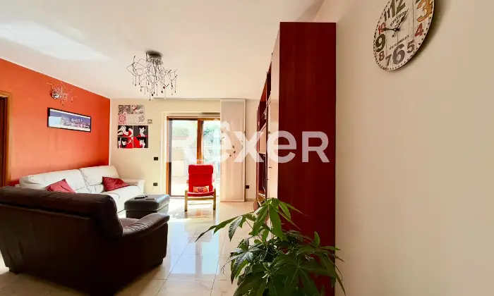 Rexer-Vasto-Villa-di-mq-con-garage-giardino-e-pannelli-Solari-Altro